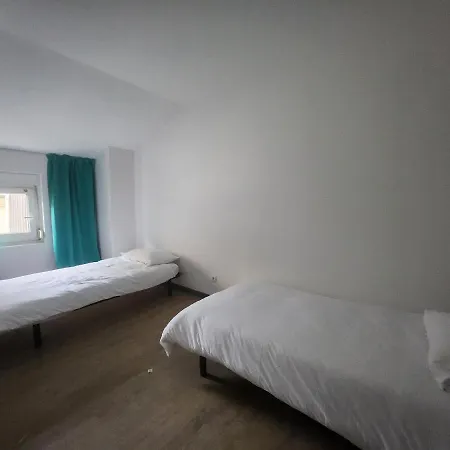 Spacieux 2 Chambres, Paisible Apartman *