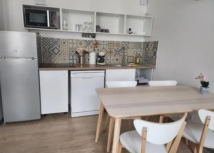 Spacieux 2 Chambres, Paisible 아파트